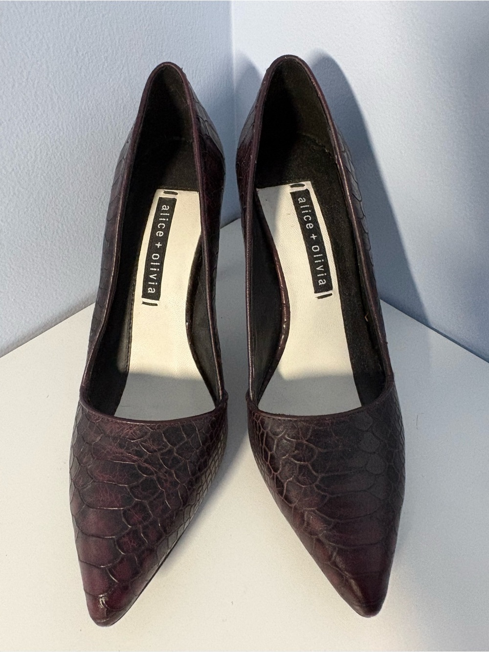 Alice + Olivia Deep Burgundy Dark Purple Croc-Embossed Pointed-Toe Pumps 8.5